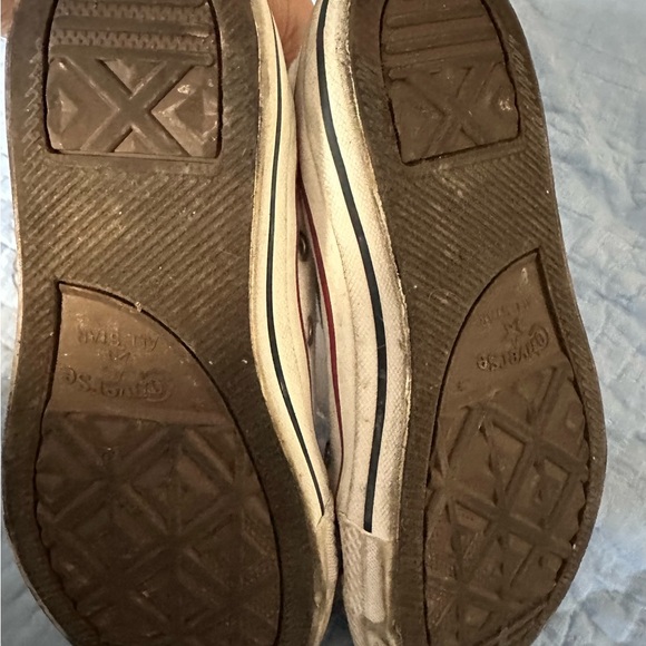 Converse Classic Chuck Taylor ALL STAR High tops in WHITE. Gently Used - Picture 7 of 8